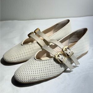 Gently used Dolce Vita Baylee Wide Ballet Flats Bone Perforated Suede size 6M